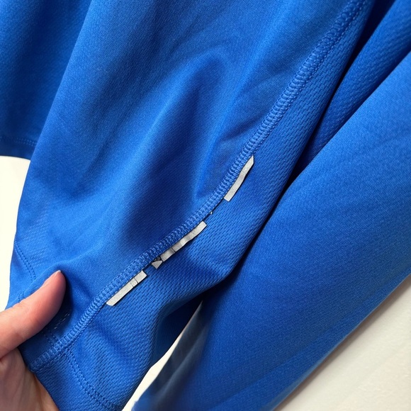 🎉4/30$🎉 New Balance Blue Long Sleeve Tech Shirt - Size L - Picture 3 of 5